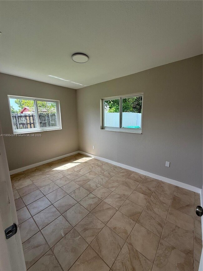 Building Photo - 19433 SW 103rd Ct
