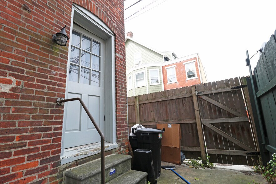 Building Photo - 31 S Darlington St