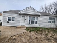 Building Photo - $999- 3 bedroom/ 1 bathroom - Single Family Home