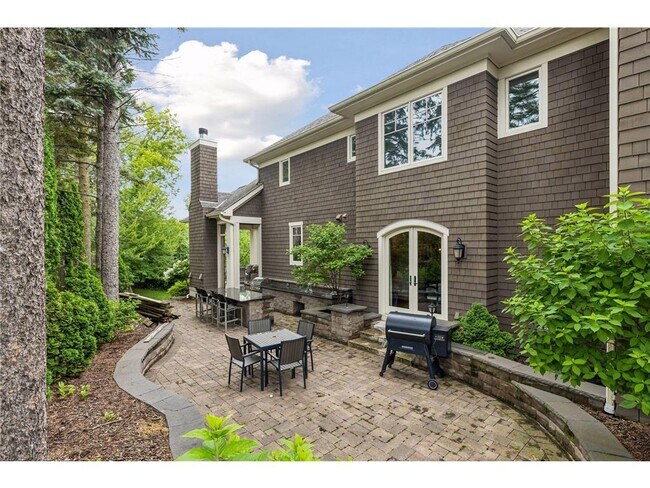 Building Photo - 15700 Portico Dr