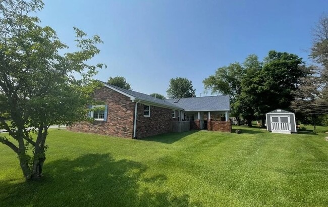 Building Photo - 121 Winding Way