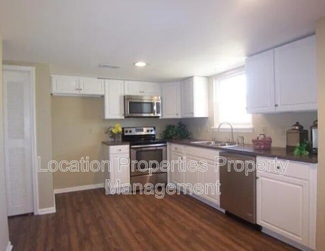 Building Photo - 740 S Avalon Cir