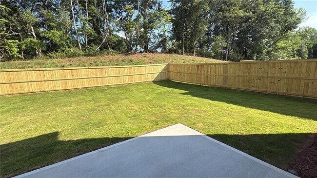 Building Photo - 458 Red Dragon Dr