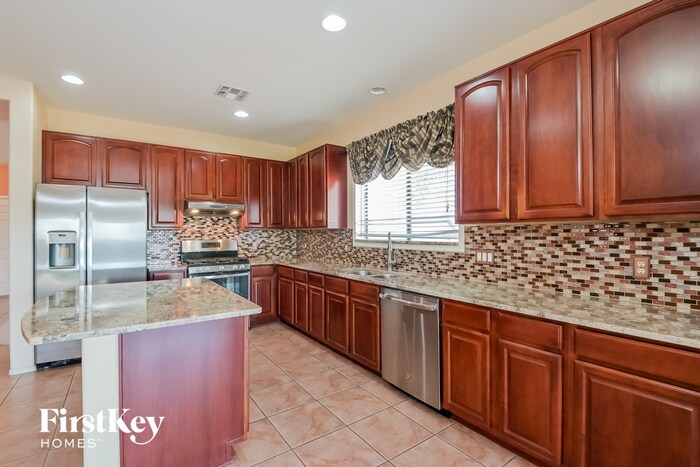 Building Photo - 2116 S Thunder Tanner Dr