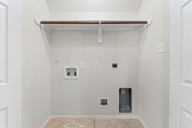 Building Photo - 13310 Cypress Palms Court