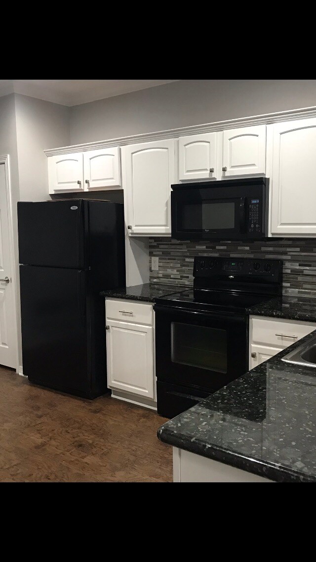 Building Photo - 305 Holleman Dr E