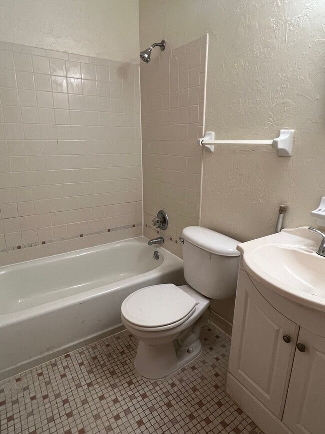 Building Photo - DANIT2626