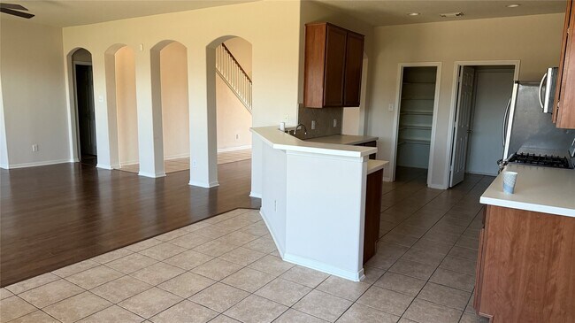 Building Photo - 2107 Auburn Vale St