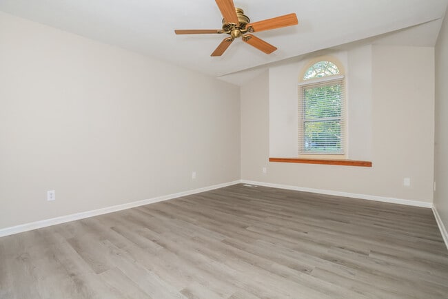 Building Photo - 3218 Vineyard Ct
