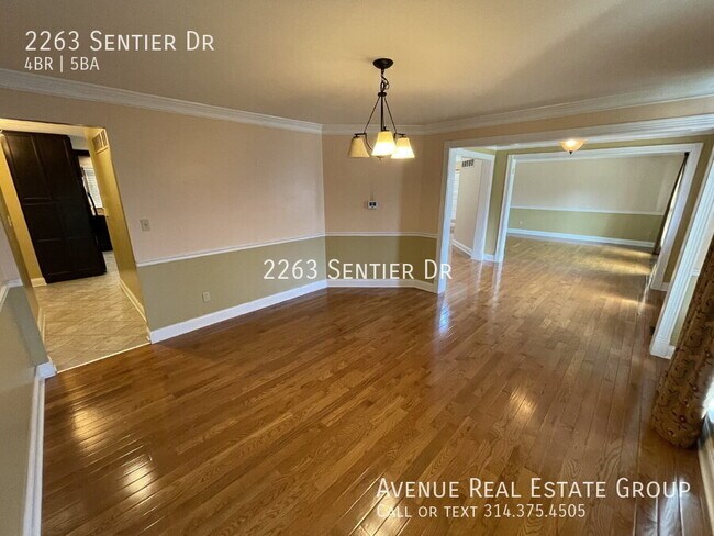 Building Photo - 2263 Sentier Dr