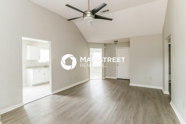Building Photo - 3 Bedroom Pet-Friendly Home in Memphis, TN with Main Street Renewal