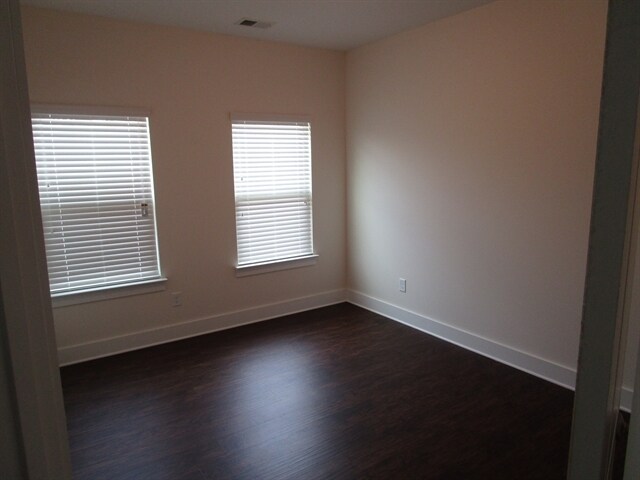 Building Photo - 1065 Adams Haven Bend