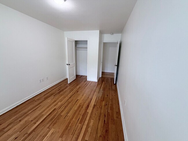Building Photo - 2bed/1bath Sullivan's Gultch Condo