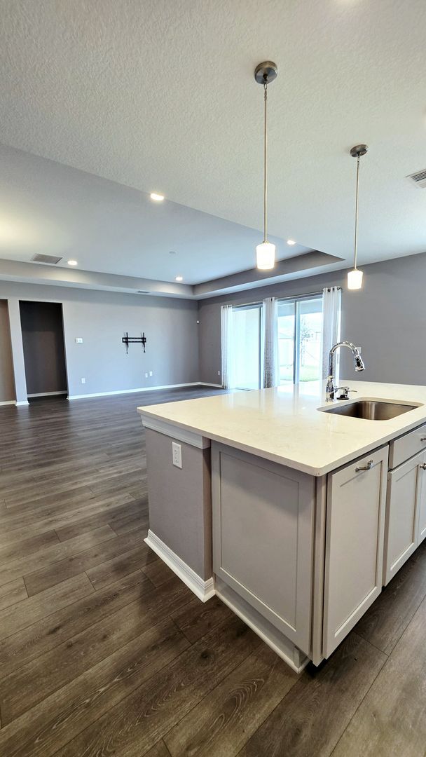 Building Photo - Executive 4BR / 3.5BA Home | Loft • Office...