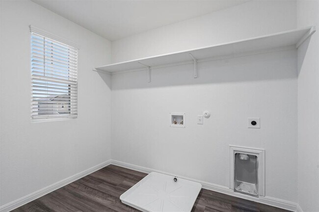 Building Photo - 112 Pronghorn St