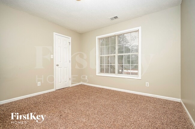 Building Photo - 1919 Chambers Rd