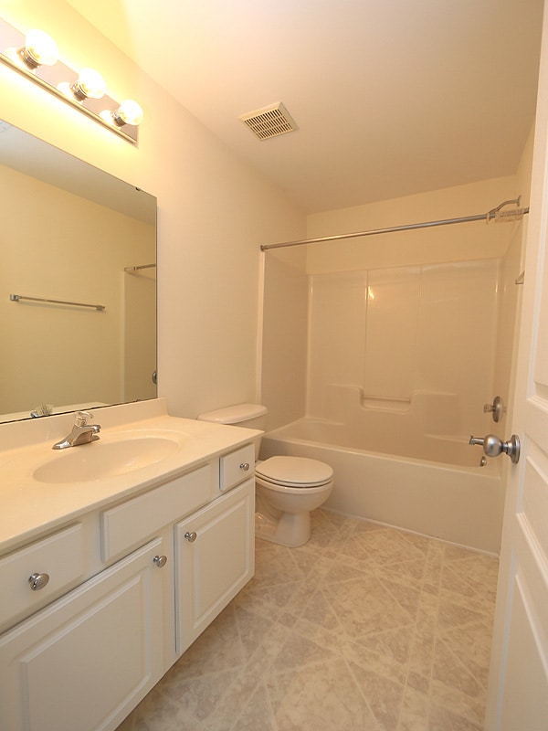 Building Photo - Convenient Morrisville Location