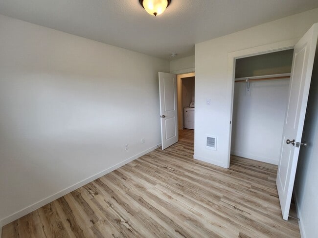 Building Photo - 1014 Peach Rd