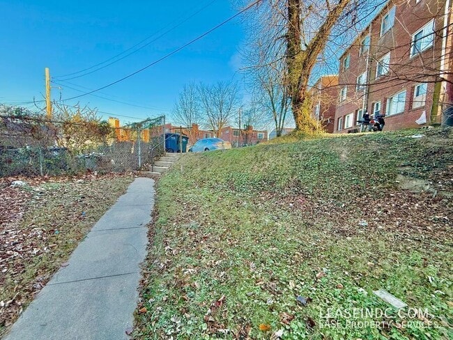 Building Photo - 4407 2nd St NE