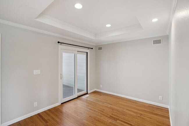 Building Photo - Spacious 3 bed 2 bath Home with Detached 1 bed 1 bath ADU in Los Altos!