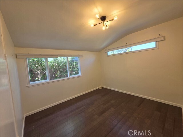 Building Photo - 310 S Thurston Ave