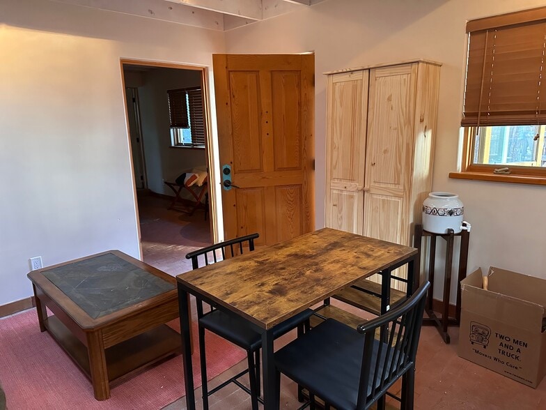 Building Photo - 1511 Don Gaspar Ave