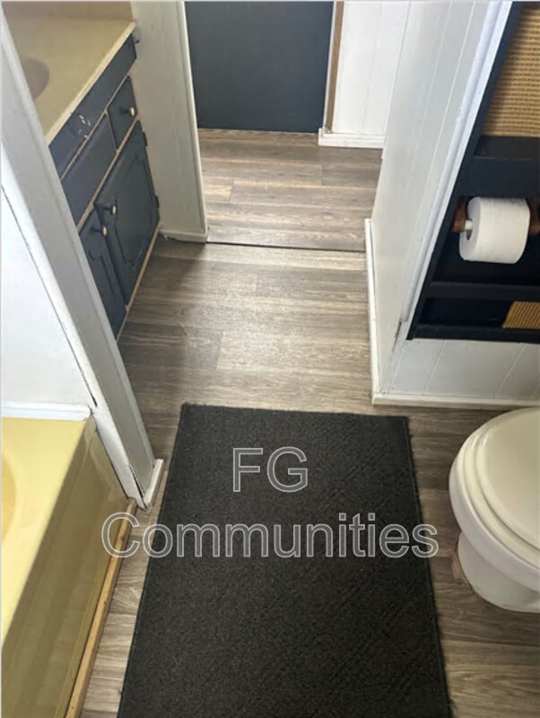 Building Photo - 123 Tuckaway Ln