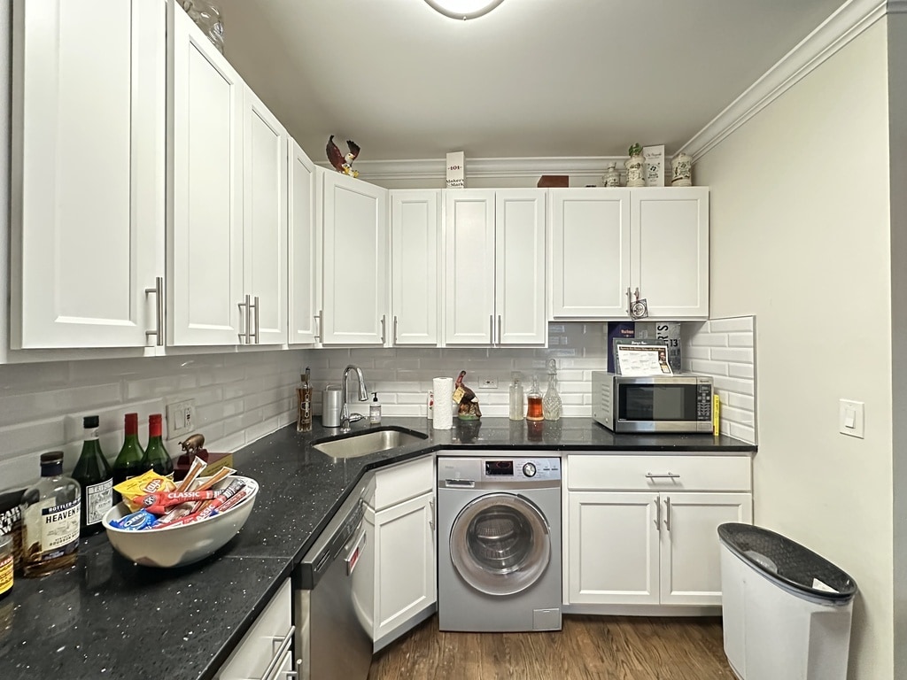 Building Photo - 912 Green Bay Rd