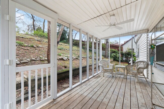 Building Photo - 1504 Hixson Pike