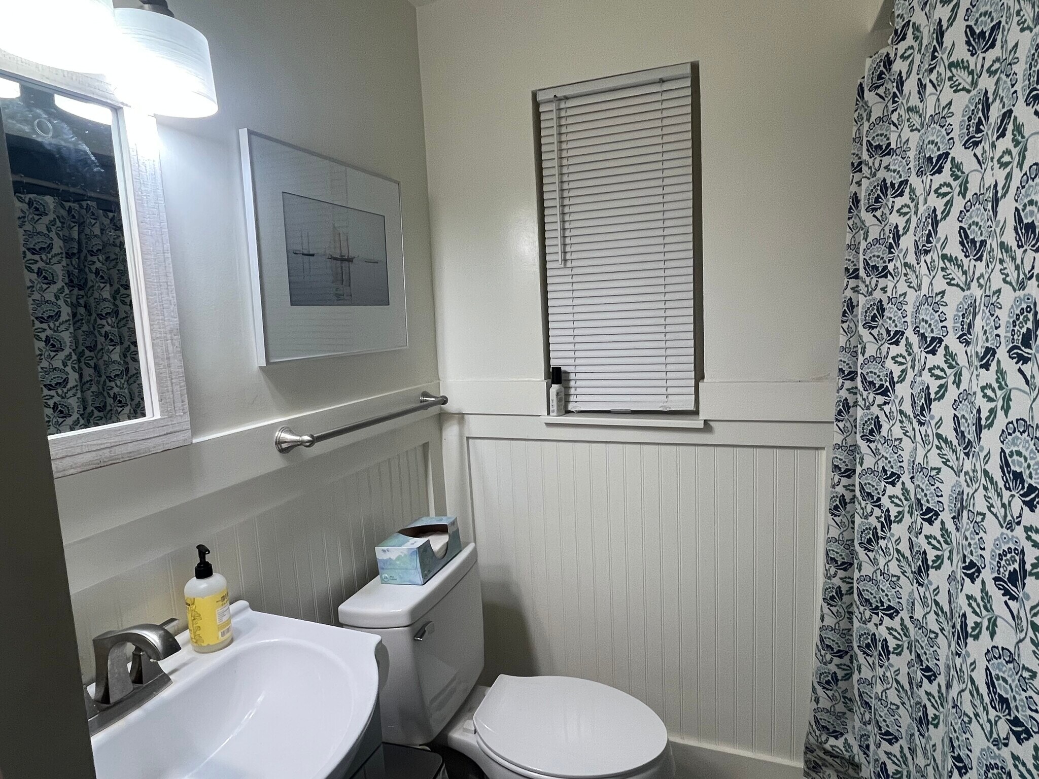 Building Photo - 137 Wrenwood Ln