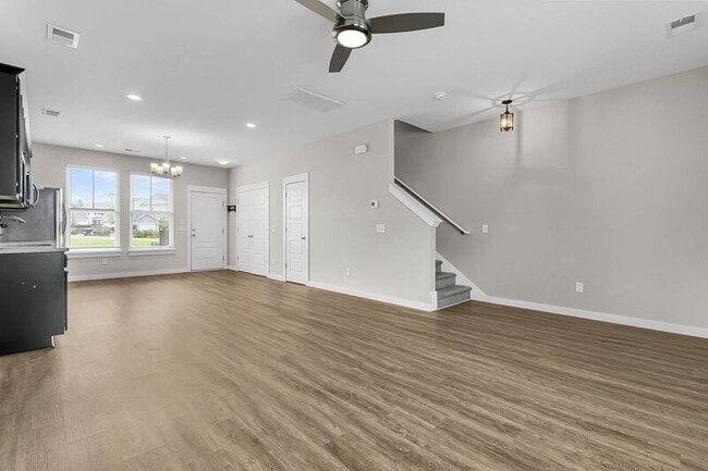 Building Photo - 146 Winding Branch Dr