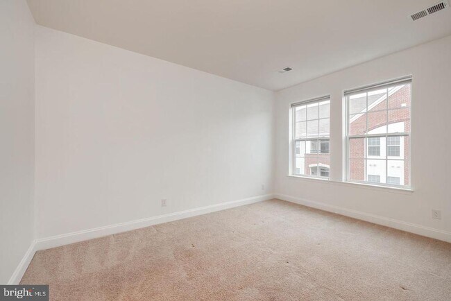 Building Photo - 9204 Charleston Dr
