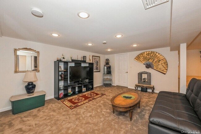 Building Photo - 41 Eaton Rd