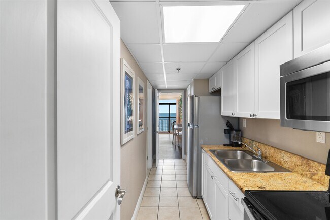 Building Photo - 6900 N Ocean Blvd