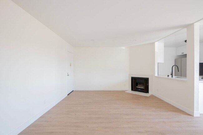 Building Photo - 5740 Camellia Ave