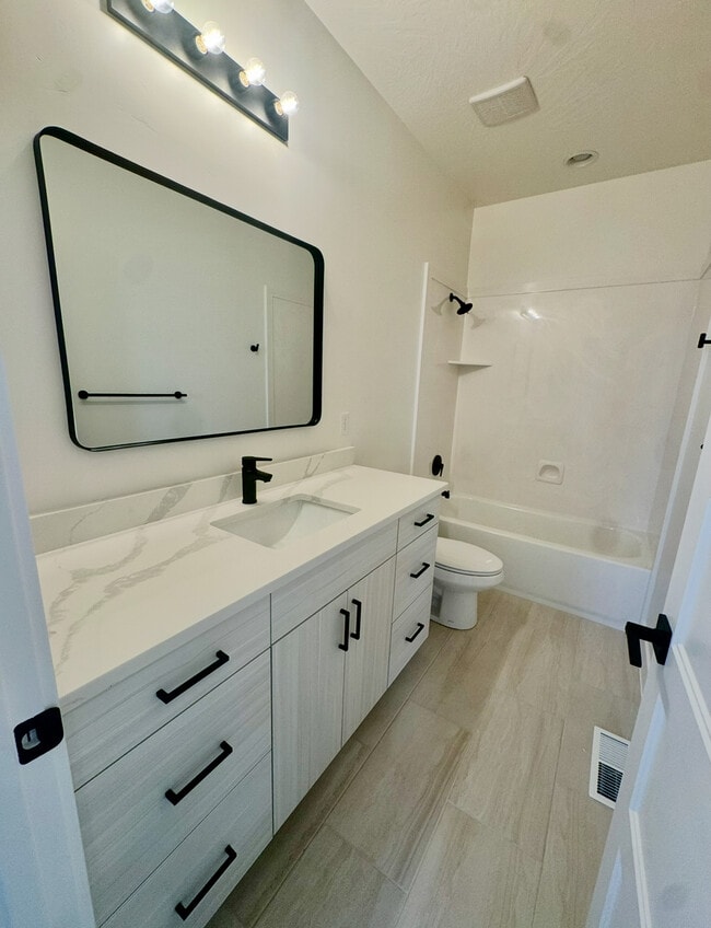 Building Photo - 4208 S Crimson Cir