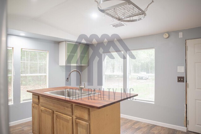 Building Photo - 2684 Bellinger Hill Rd