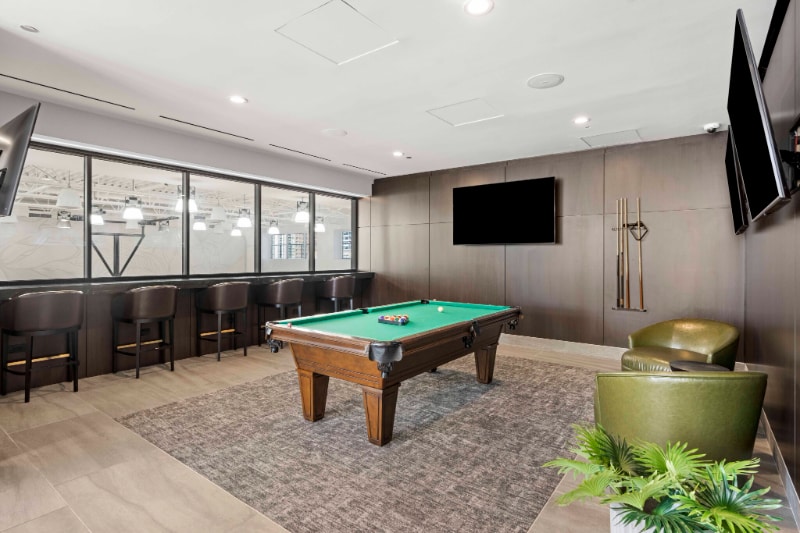 Building Photo - 102 W Hill St