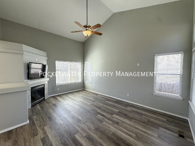 Building Photo - 6270 Snowberry Ave