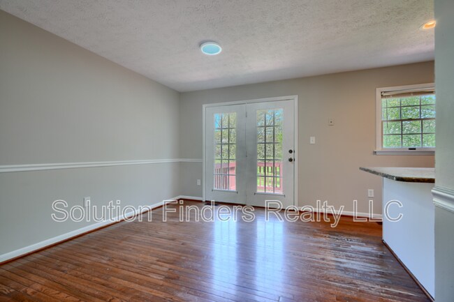 Building Photo - 3419 Clairborne Way