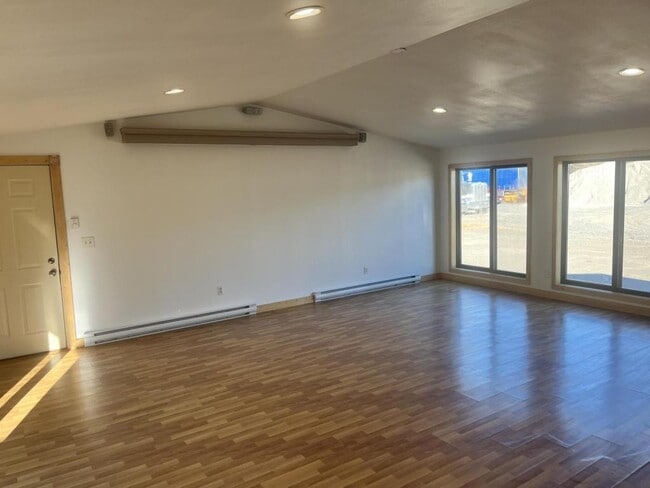 Building Photo - 6306 Schofield Ave