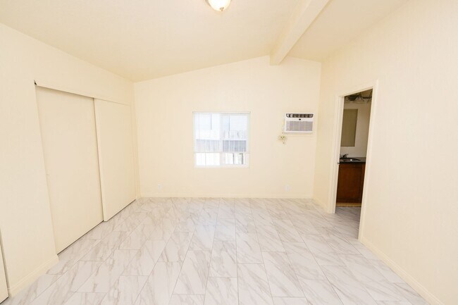 Building Photo - 1357-59 Marline Ave