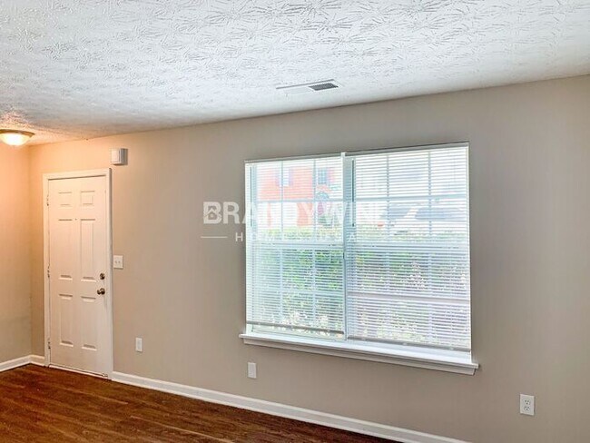 Building Photo - Captivating 4BR! A remarkable find