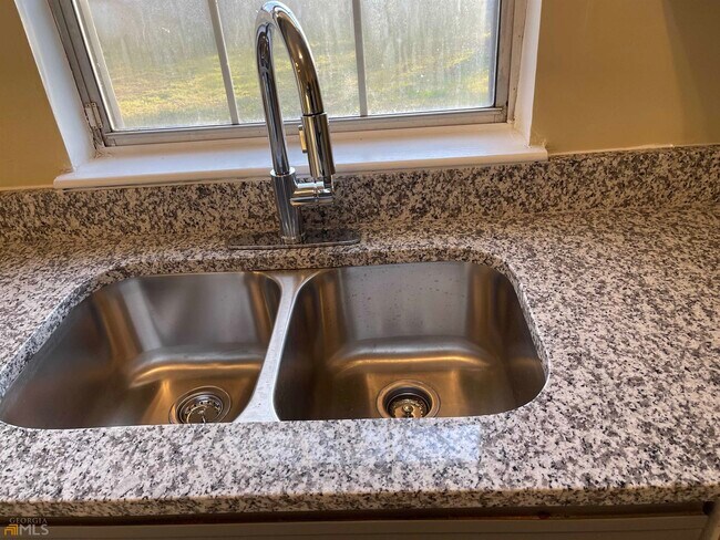 Building Photo - 10399 Briarbay Dr