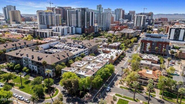 Building Photo - 229 W Portland St