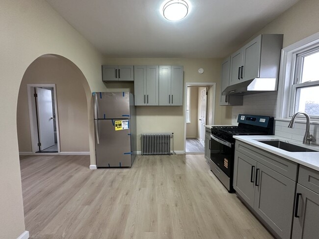 Building Photo - 618 Carlock Ave