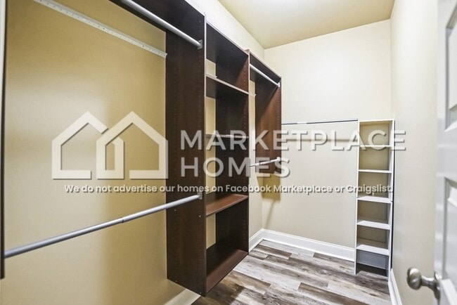 Building Photo - 104 Harness Dr