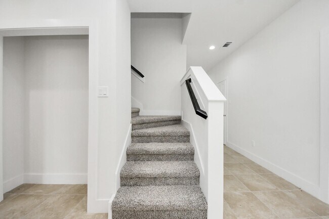 Building Photo - 1189 Rd 5100
