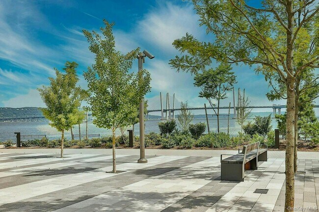 Building Photo - 147 Beekman Ave