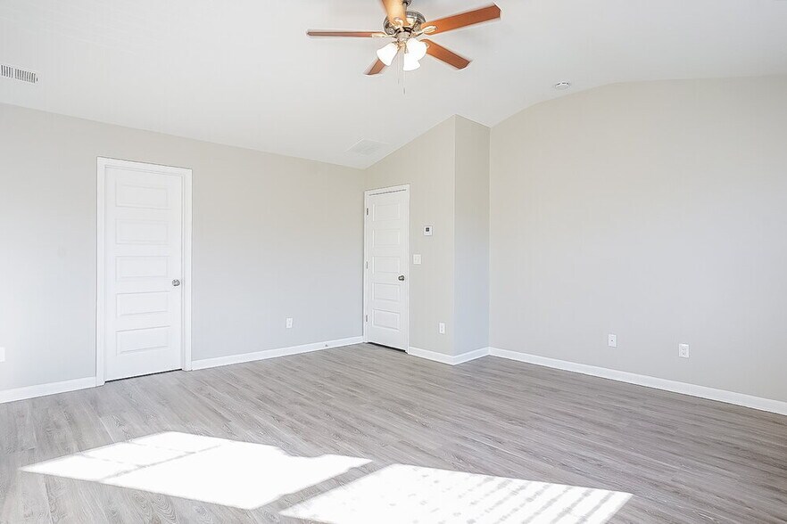 Building Photo - 8581 Braylen Manor Dr